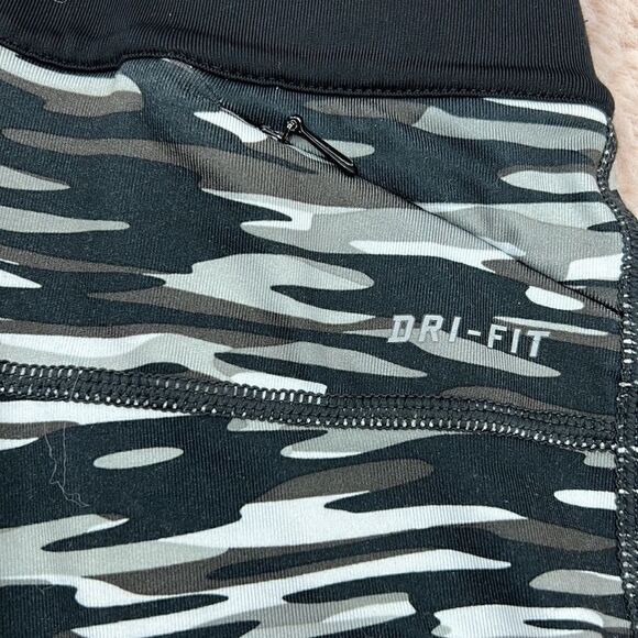 Nike dri fit women’s XS Capri length leggings - Picture 4 of 6